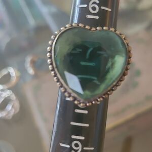 Elegant Green Heart Ring